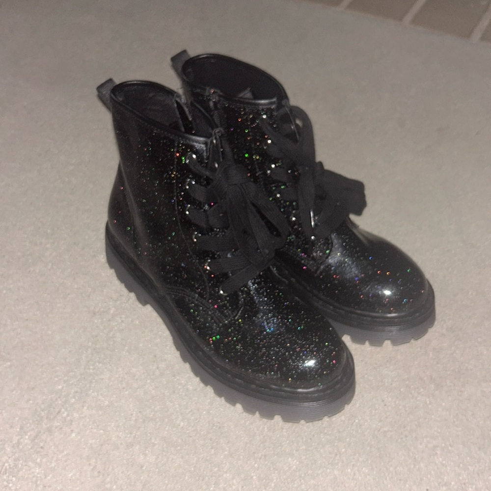 Steve Madden Black Glitter Vinyl Rainboots